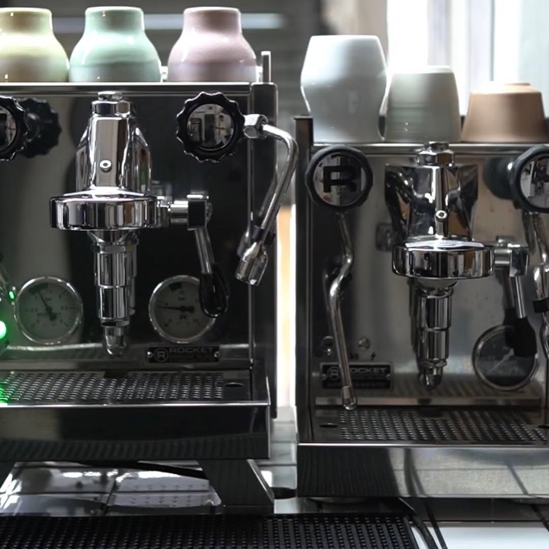 Cozy atmosphere and coffee service at Portafilla